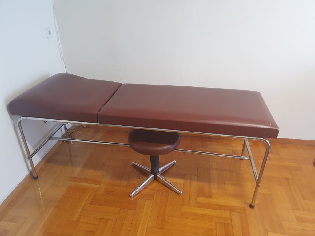 ΠΩΛΕΙΤΑΙ ΕΞΕΤΑΣΤΙΚΟ ΚΡΕΒΑΤΙ ΚΑΙ ΣΚΑΜΠΟ